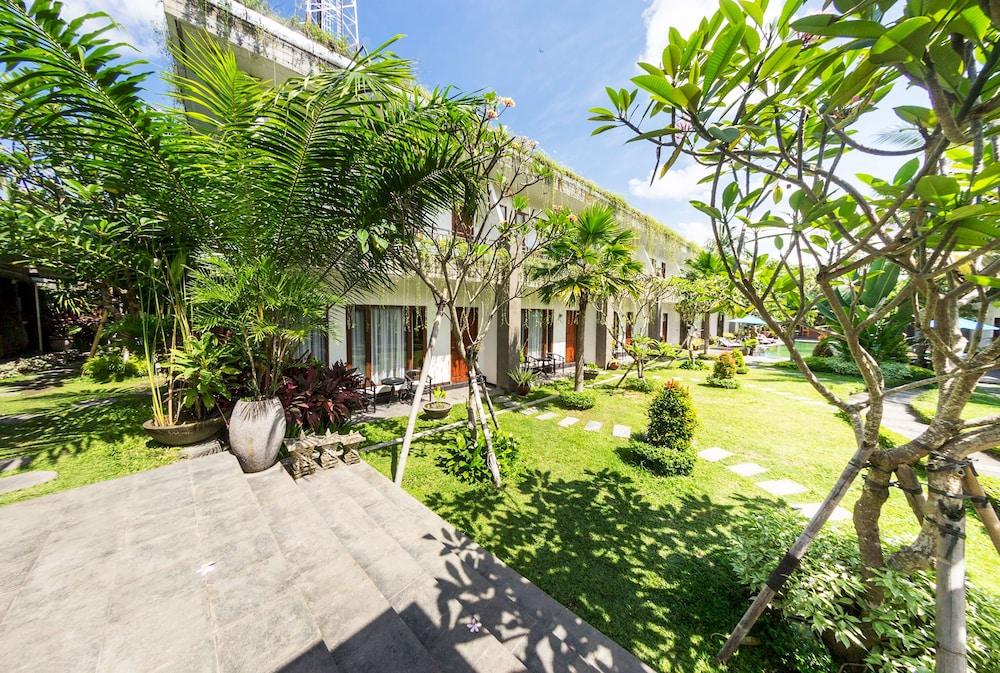 Ubud Raya Boutique Hotel Exterior photo